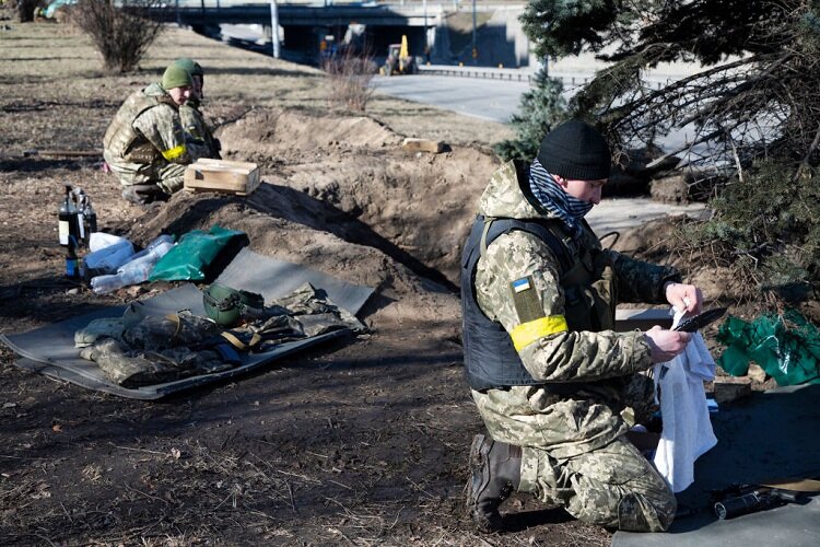 تصاویر | کییف آماده رویارویی با ارتش روسیه میشود