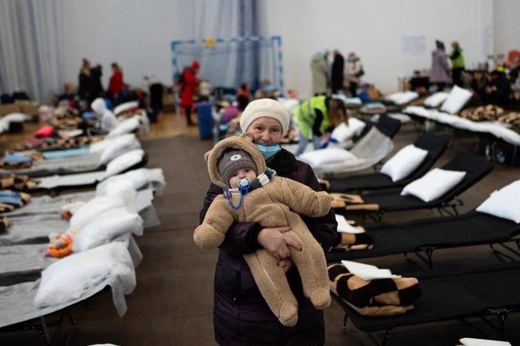 تصاویری از آوارگان جنگ اوکراین در اردوگاه های موقت گذرگاه مرزی لهستان