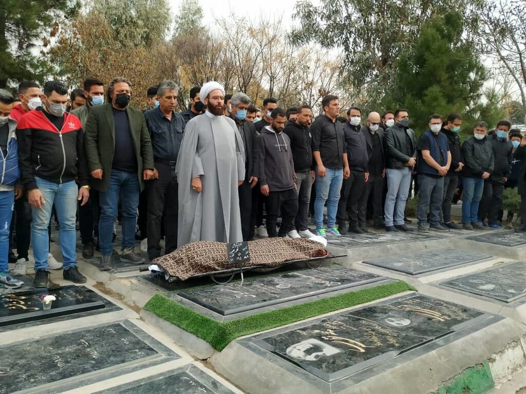 مراسم خاکسپاری زهره صبور فکور