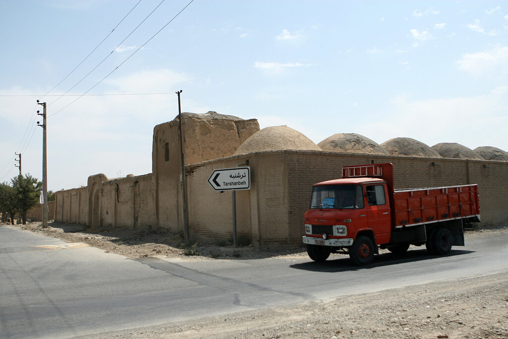 تپه طلا، گوهر شب چراغ روستا | یخچال قاجاریه در ترشنبه