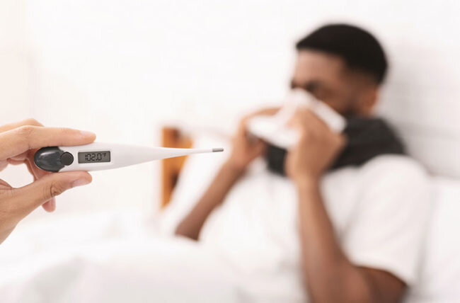 لرز بدون تب نشانه چیست ؟ | راهکارهای خانگی برای لرز و بدن درد