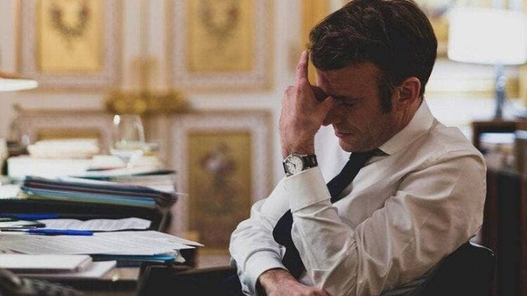 تصاویر | قیافه و ژستهای جالب رئیس جمهوری فرانسه پس از گفتوگو با پوتین