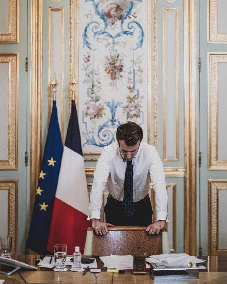 تصاویر | قیافه و ژستهای جالب رئیس جمهوری فرانسه پس از گفتوگو با پوتین