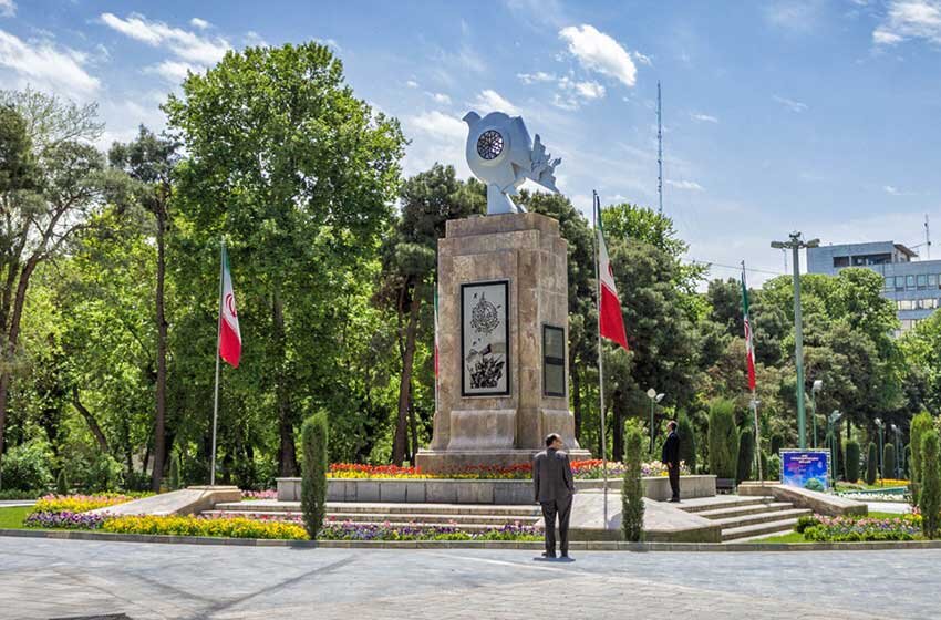 نخستین پارک به سبک اروپایی کجاست؟ | جاذبه های بویایی، شنوایی و بصری در یک تفرجگاه محلی!