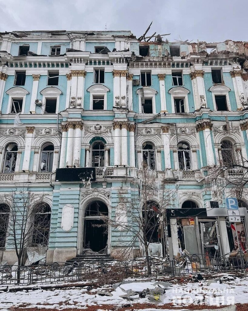 تصویر | گلوله‌باران یک ساختمان تاریخی در خارکف