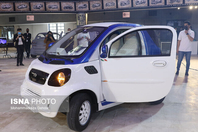 تصاویر | رونمایی از نخستین خودروی برقی ایرانی؛ ارزانترین خودروی دو نفره جهان | داخل کابین «اکسیژن» را ببینید