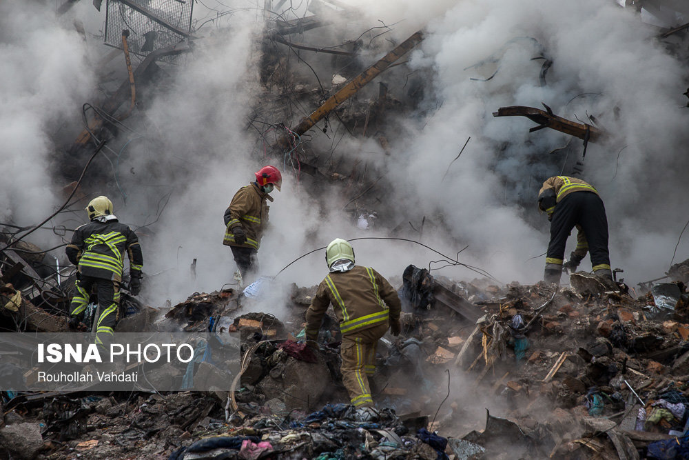 آخرین تصاویر و خبرهای ریزش ناگهانی ساختمان متروپل آبادان | پنج کشته؛ ۸۰ نفر زیر آوار | احتمال افزایش تلفات؛ درخواست مهم پلیس از مردم