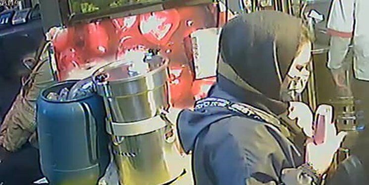 عکس | این زن کودکدزد را شناسایی کنید | مادر را بیهوش کردند و فرزند را ربودند