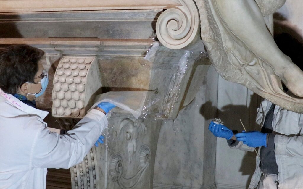 شاهکار میکلآنژ با باکتری مرمت شد! | مضرترین تک سلولیها مفیدترین شدند