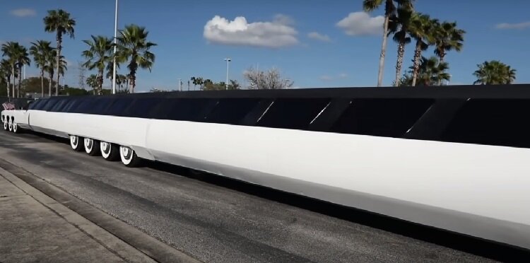 تصاویر | طویلترین خودروی جهان با محلی برای فرود بالگرد!