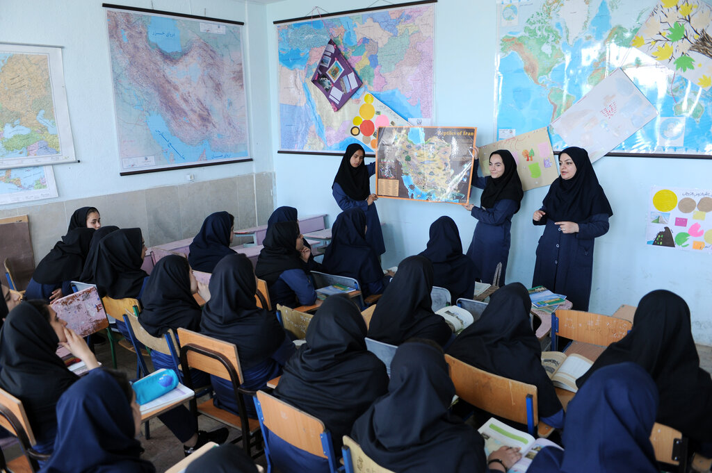 ساخت نیروگاه با کمک دانشآموزان | امهمانان خورشید