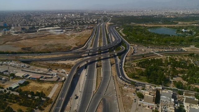 شهر در سالی که گذشت | از ساخت ۲۰۰ پل سواره‌رو تا افتتاح باغ‌راه حضرت فاطمه(س)