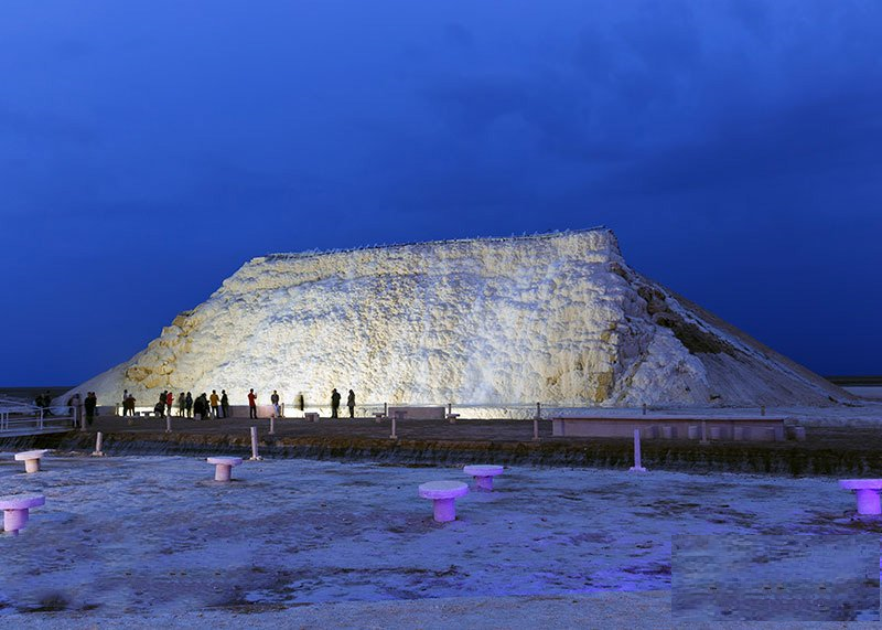 عکس | شگفتی طبیعت ایران؛ یک دهکده نمکی در دل کویر | اولین آبشار نمکی جهان را ببینید | در سفر به اصفهان دهکده نمکی پتاس را از دست ندهید