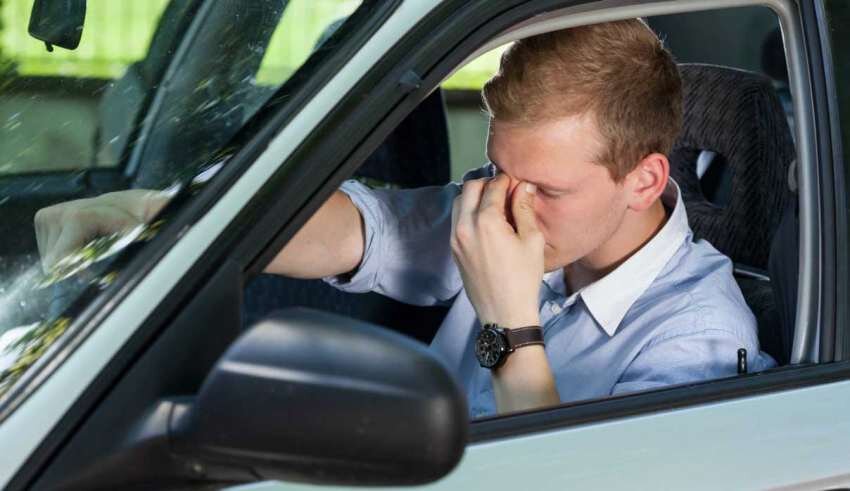 خواب آلودگی پشت فرمان - رانندگی با خستگی