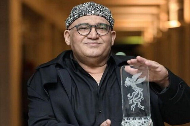 بعضیها کار طنز را با سیرک اشتباه گرفتهاند | بعد از ساعت خوش ۳ سال ممنوع کار شدیم | در برخی کمدی ها بازیگران اجازه دارند حرکات سبک انجام دهند!