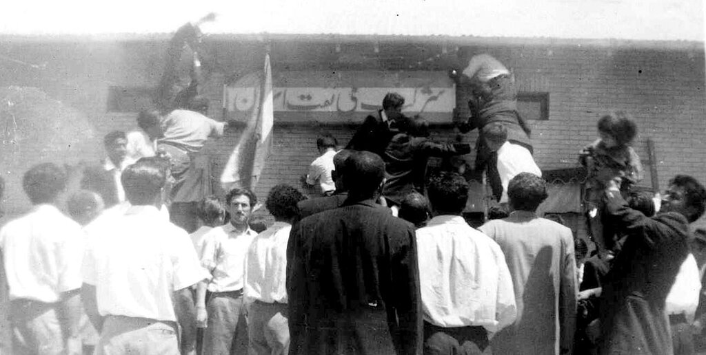 تصاویر | نقش چلوکبابی معروف تهران در ملی شدن صنعت نفت | سیاسیترین رستوران مشهور تهران را بشناسید | مردی که «قهرمان قرضه ملی» شد