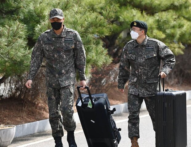 عکس | اعزام سربازها به تیم ملی کره جنوبی | معضل بزرگ رغیب سنتی ایران