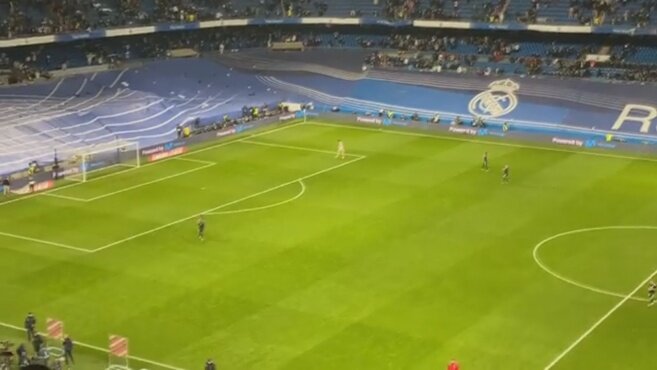 عکس | ۴ ستاره رئال پس از شکست سنگین در الکلاسیکو به رختکن نرفتند!