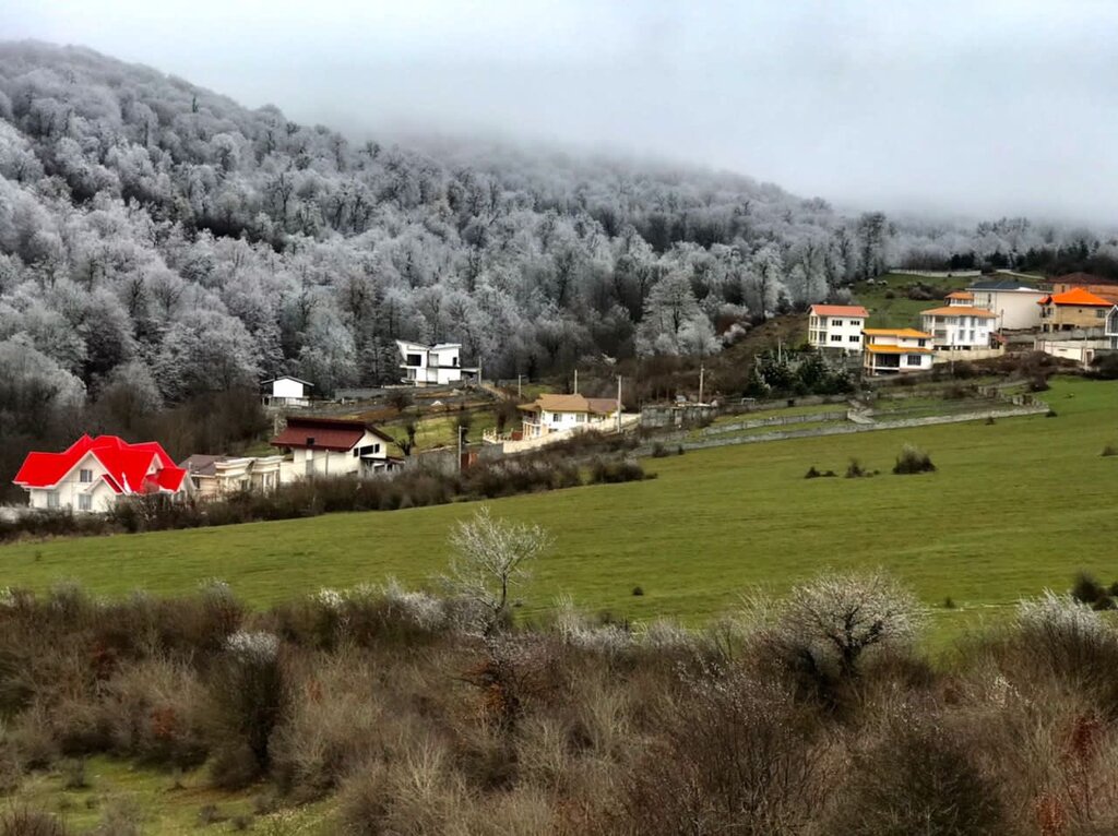 تصاویر | کلاردشت را در بهار هیچوقت اینگونه برفی و زیبا ندیدهاید