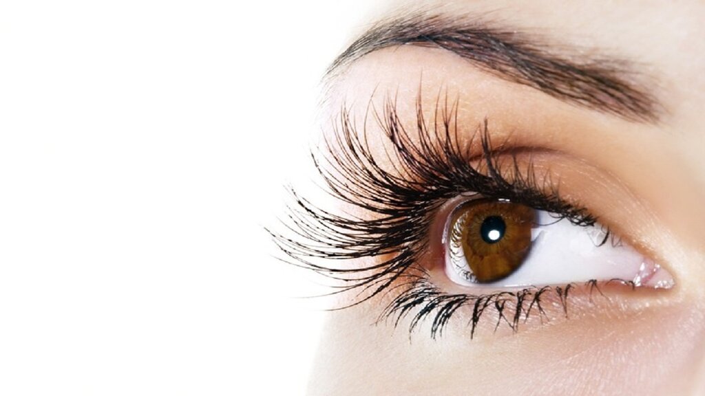 چگونه مژه و ابروهای پرپشتی داشته باشیم