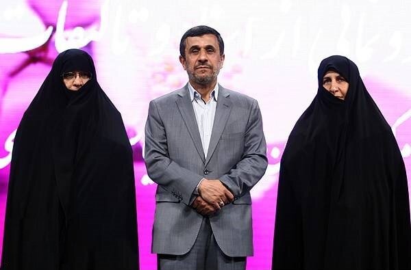 تصاویر جدید روحانی و احمدی نژاد | احمدی نژاد کنار خانواده؛ روحانی بر مزار والدین
