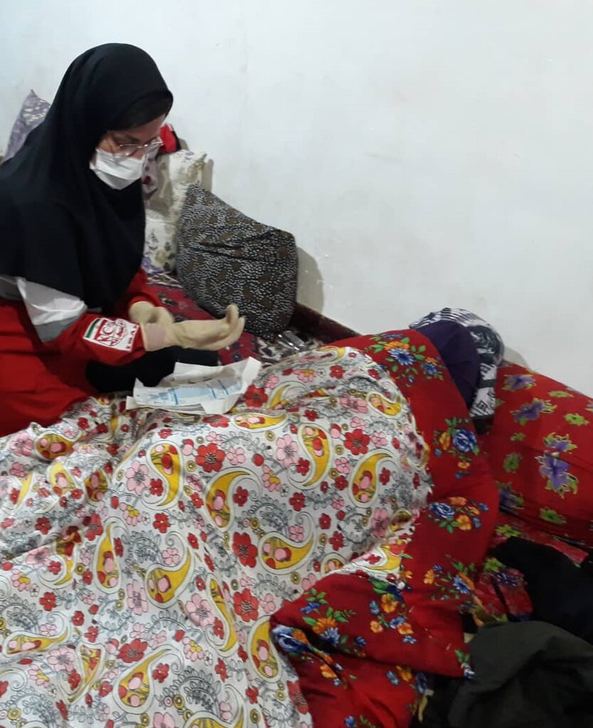 تصاویر عملیات نفسگیر نجات مادر باردار از میان برف ۲ متری | ۳ روز عملیات در آغاز سال جدید