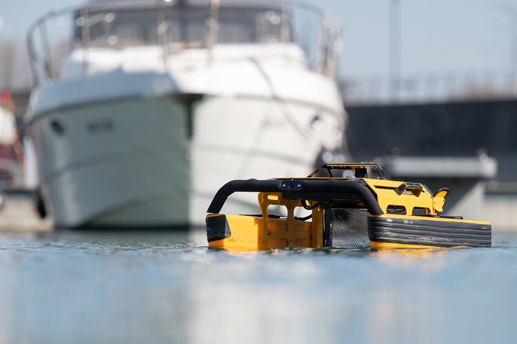 تصاویر | چتر دریایی، سطح آب را به آسانی لایروبی میکند