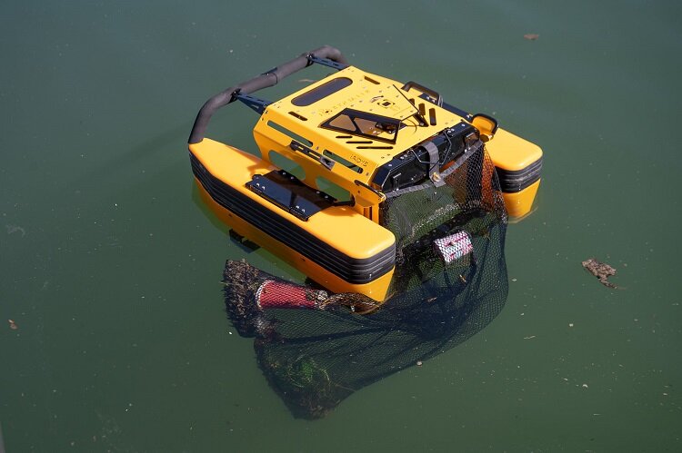 تصاویر | چتر دریایی، سطح آب را به آسانی لایروبی میکند