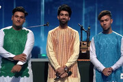 ببینید | اجرای آهنگ ملاممدجانِ خاطره‌انگیز توسط پسران افغان‌ | بهترین میزبانی عصر جدید