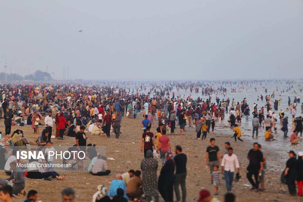 تصاویر | هجوم گردشگران به جنوب ایران و شلوغی عجیب و باورنکردنی ساحل بندرعباس