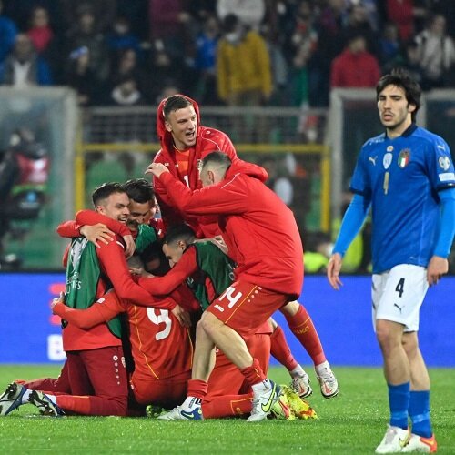 عکس | لحظه‌ای که قلب ایتالیا از کار افتاد | خاطره تلخ قهرمان یورو تکرار شد! 