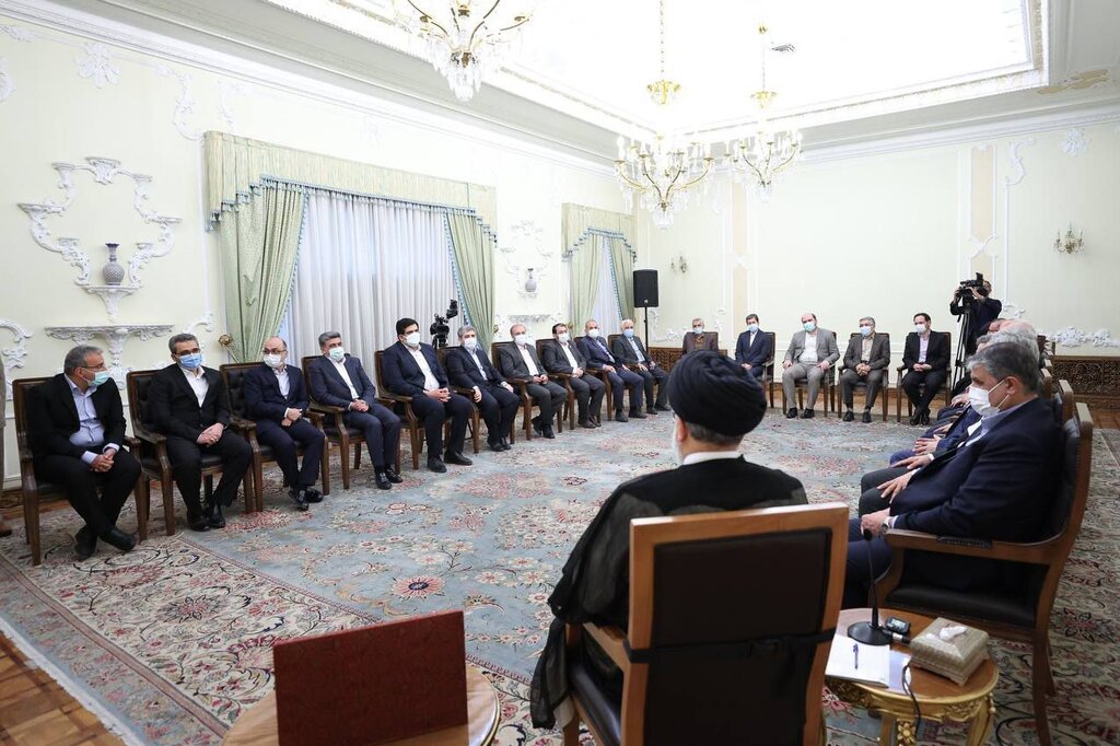تصاویر | چهره‌هایی که به دیدار نوروزی رئیس جمهور رفتند