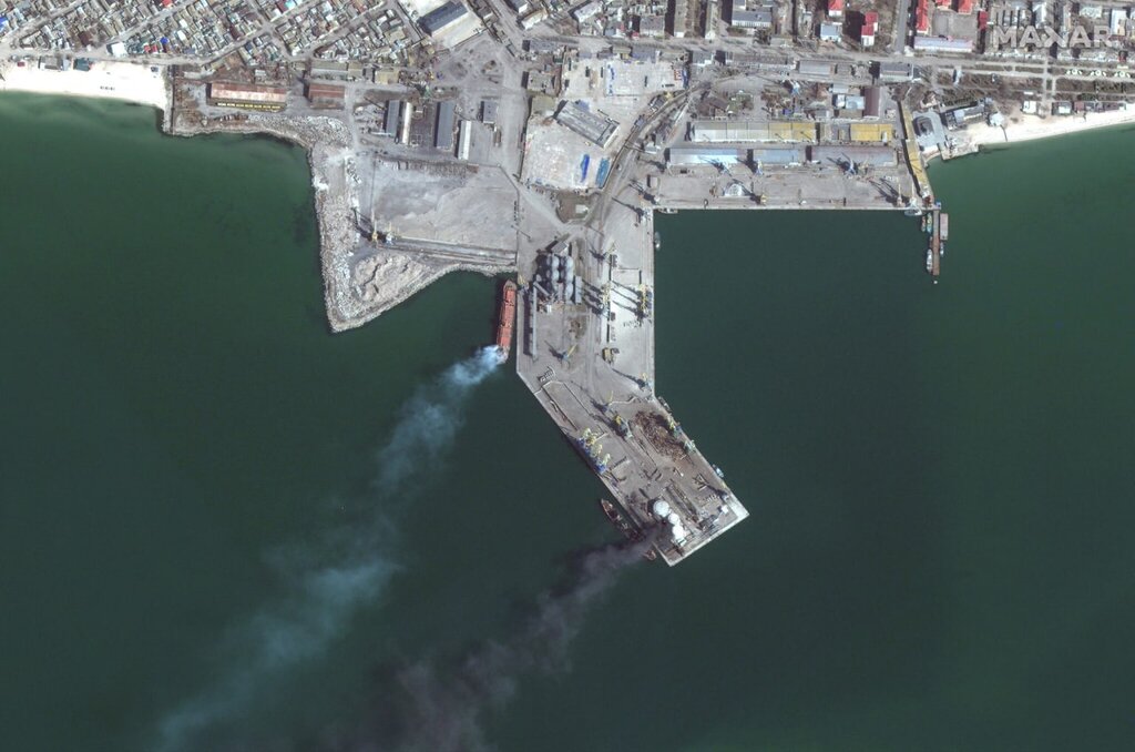 ببینید | انهدام کشتی جنگنده روس در بندر اشغال‌شده اوکراین