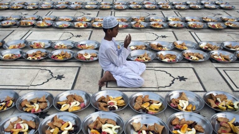 تصاویری از رسوم دیدنی ماه رمضان در کشورهای مسلمان | محیا و مسحراتی چگونه برگزار می‌شوند؟