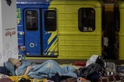تصاویر | زندگی در مترو؛ جدیدترین عکس‌ها از وضع مردم خارکف