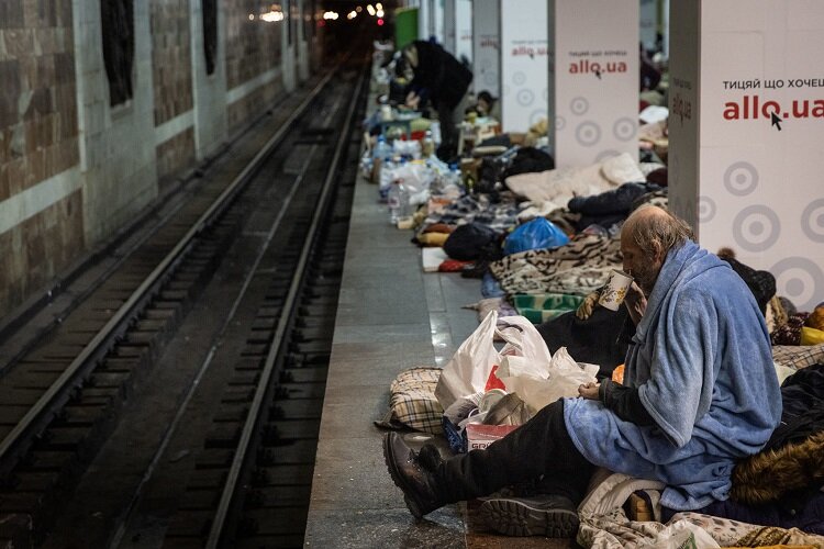 تصاویر |  زندگی در مترو.  جدیدترین تصاویر از وضعیت مردم خارکف