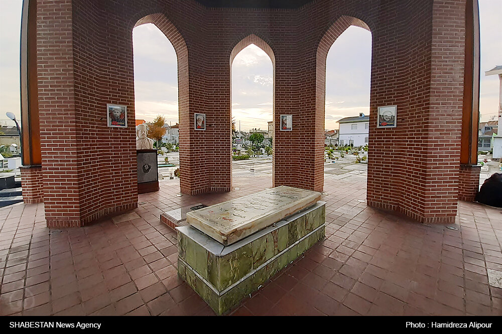 تصاویر | آرامگاه میرزا کوچک خان جنگلی کجاست؟ | عکس کسی که سر سردار جنگل را برید | معماری مقبره میرزا کوچک خان را ببینید