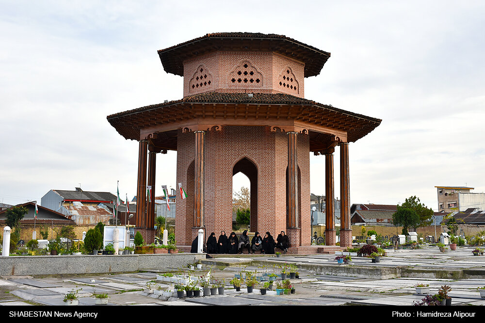 تصاویر | آرامگاه میرزا کوچک خان جنگلی کجاست؟ | عکس کسی که سر سردار جنگل را برید | معماری مقبره میرزا کوچک خان را ببینید