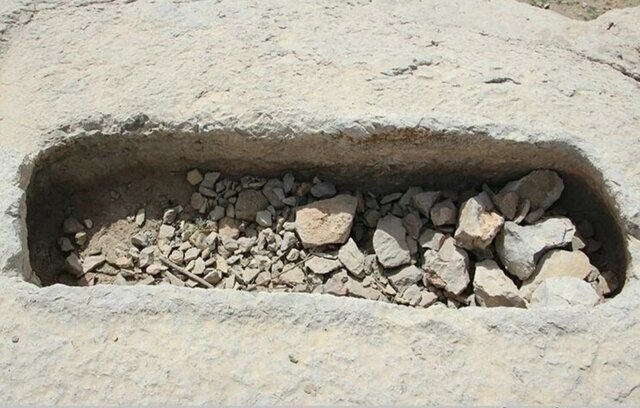 تصاویر | وضعیت اسفبار گورهای ساسانی |  آتش به جان گورهای تخت طاووس