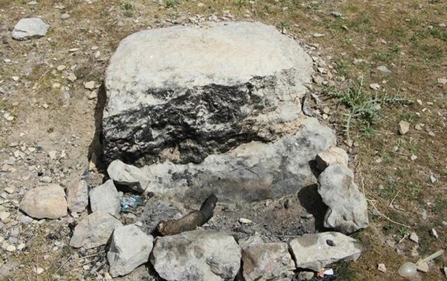 تصاویر | وضعیت اسفبار گورهای ساسانی |  آتش به جان گورهای تخت طاووس