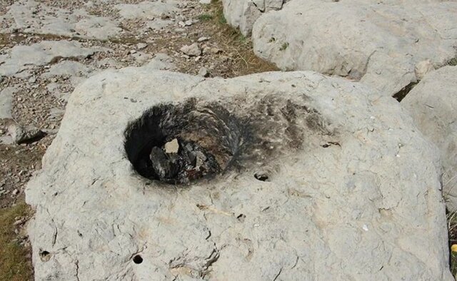 تصاویر | وضعیت اسفبار گورهای ساسانی |  آتش به جان گورهای تخت طاووس گور دخمه مرودشت