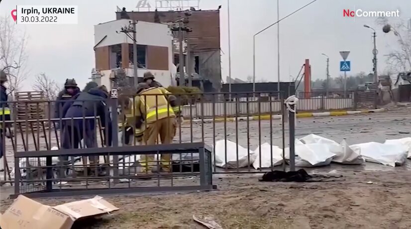 اینجا ایرپین اوکراین؛ ماموران اجساد را از خیابان‌ها جمع می‌کنند