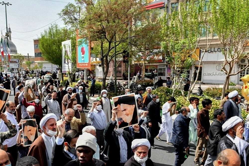 راهپیمایی اعتراضی علیه اهانت به تمثال امام