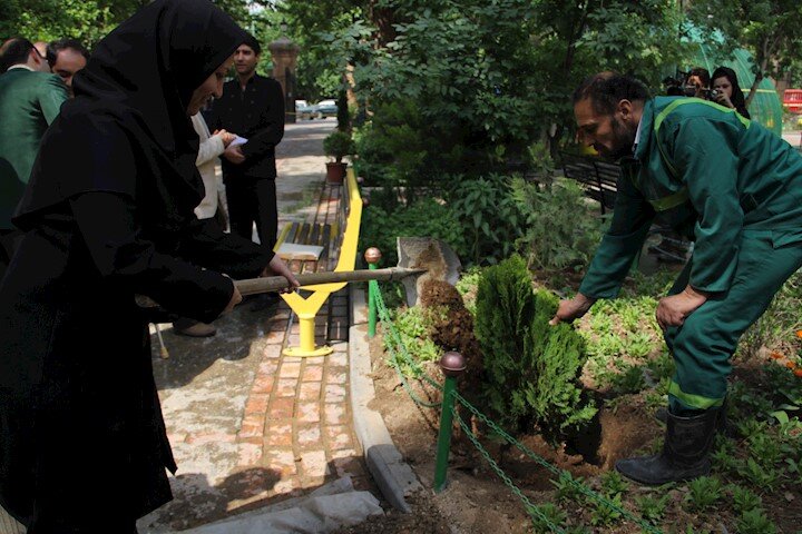 نوزادان تهرانی صاحب درخت ‌می‌شوند| پویش «نفس‌های تازه شهر» تا ١۵ اردیبهشت ادامه‌دارد