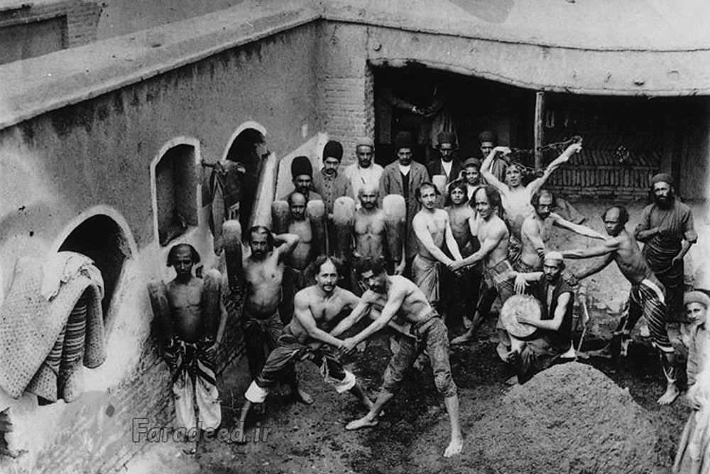 تصاویر | آزمونهای عجیب ورود به دنیای لوطیها | دور چه کارهایی را باید خط میکشیدند