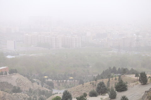 ببنید | تصاویری از وضعیت هولناک هوای تهران در بی‌سابقه‌ترین آلودگی ۳۰ سال اخیر