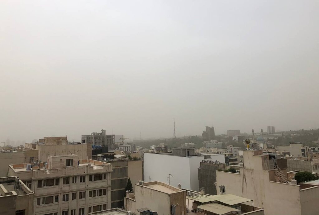 تهران غرق در گرد و غبار