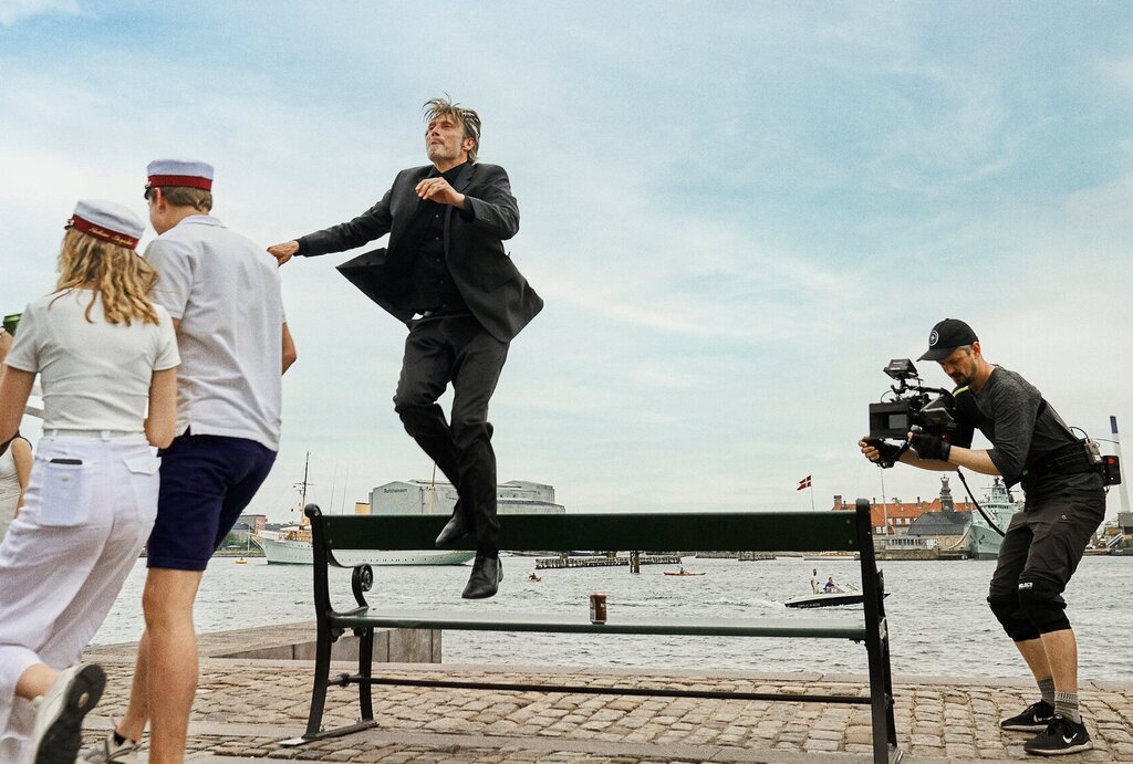 کپی کردن جانی دپ خودکشی هنری است اما ... | اظهارات ستاره سینمای دانمارک درباره بازی کردن به جای بازیگر محبوب و جنجالی هالیوود