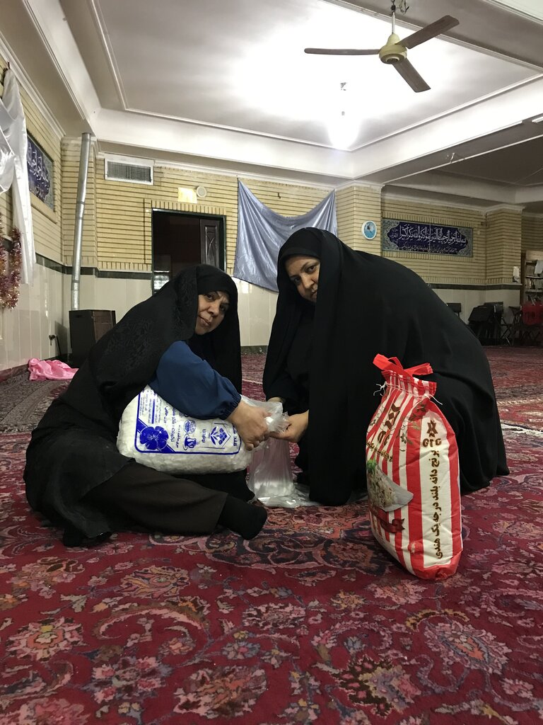 بانوی گرهگشا محله | حمایت از نیازمندان؛ از جهیزیه تا وام قرض الحسنه | امدادگر دیروز جبهه، جهادگر امروز محله