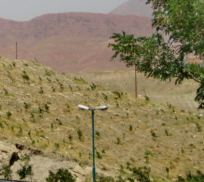 محل امتحان رانندگان، میدان تیر بود | کاشت گوجه و خیار در پارکینگ راهنمایی و رانندگی | آزمون پایه یک در تپههای شهرک آزمایش//